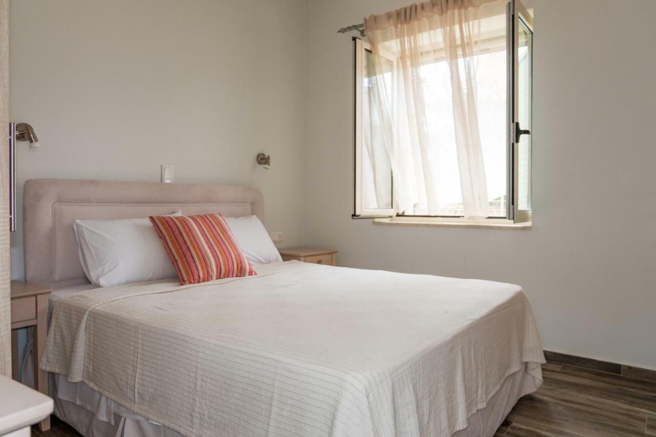 Amoya Villas Stoúpa Buitenkant foto